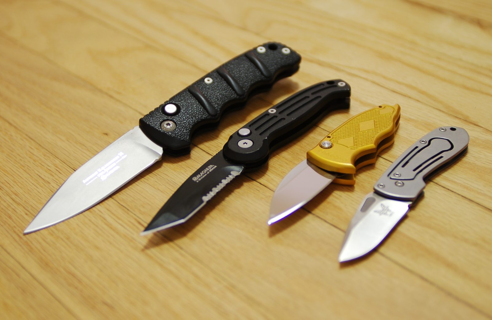 https://exquisiteknives.com/wp-content/uploads/2019/10/Benchmade_knife_collection_2006.jpg