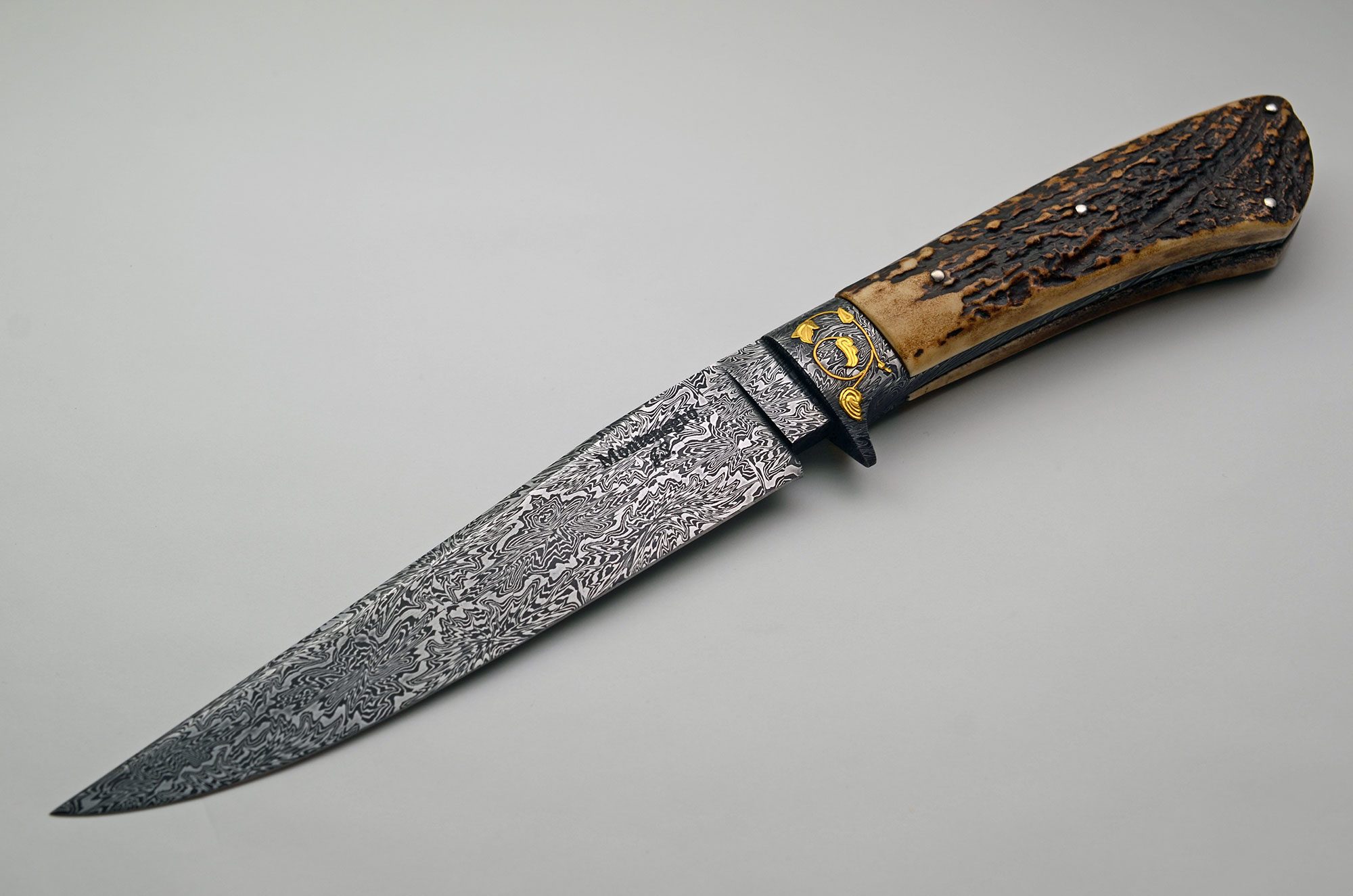 The Complete Guide to Damascus Steel VS Carbon Steel